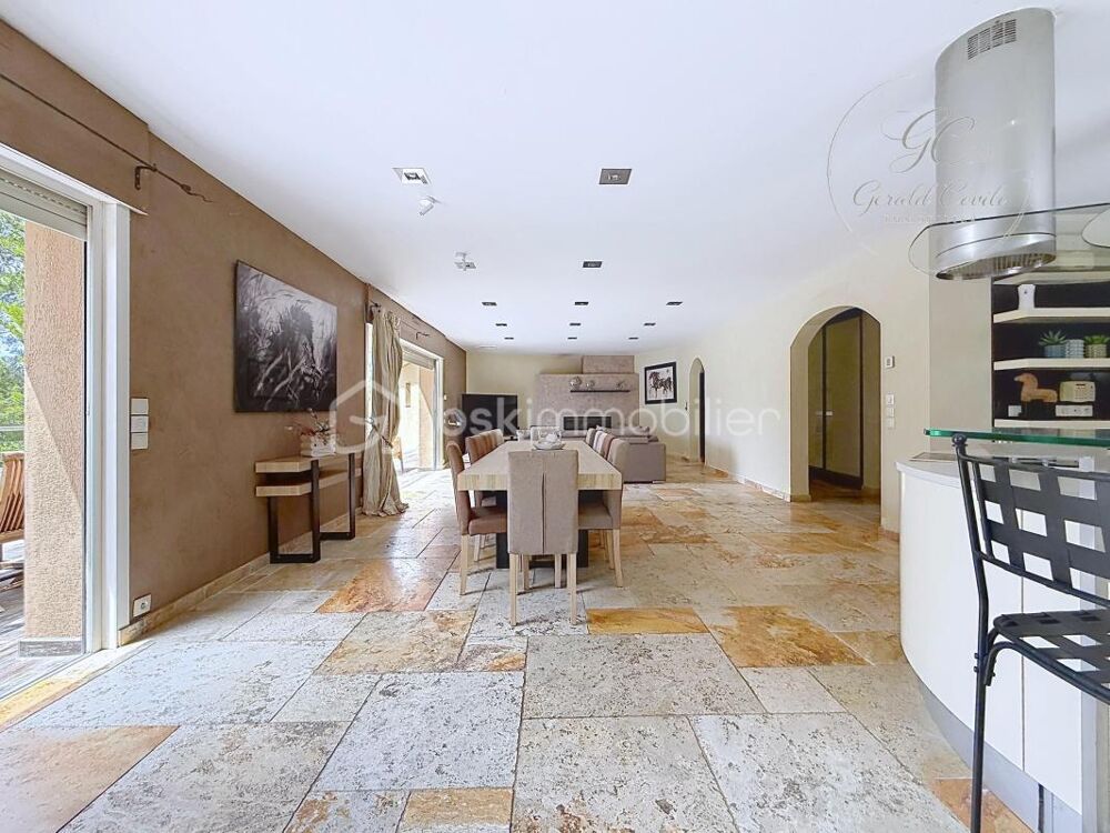 à vendre  Propriété/château Roquefort-les-Pins (06330)