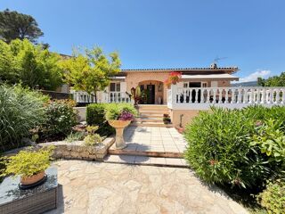  Villa à vendre 6 pièces 189 m²