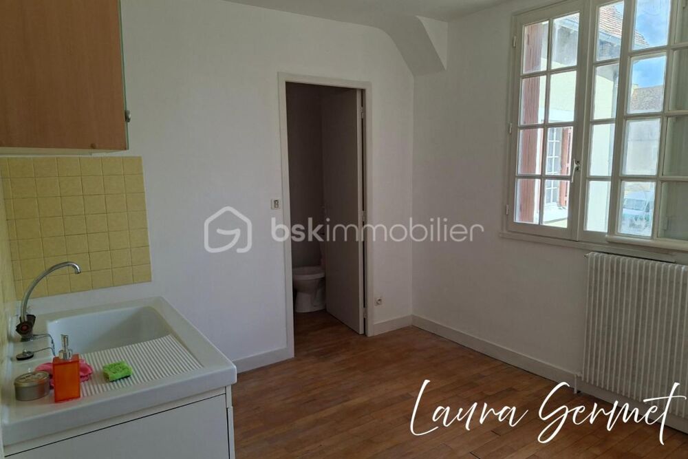 Location Appartement Studio dans petit immeuble calme Vatan