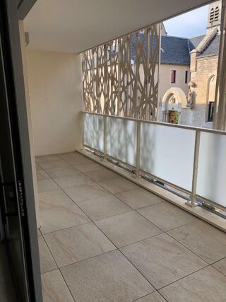  Appartement à louer 2 pièces 56 m²