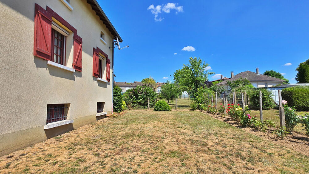 Vente Maison Maison à vendre 7 pièces + Garage + Jardin - Centre-Bourg ORADOUR SUR GLANE (87) Oradour sur glane