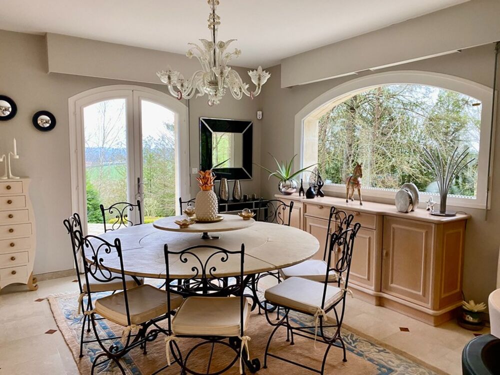 TROISSEREUX maison de 296 m² - Terrain de 6 000 m²