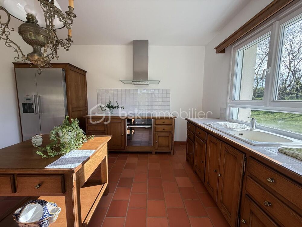 Maison familiale de 135 m²  Plein pied  Sous-sol complet  Terrain de 3 000 m²  DPE C