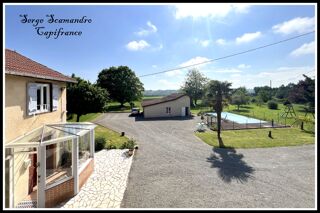 Vente Maison LAAS (32) Maison à vendre 8 pièces - 5 chambres - piscine terrain 6000 m² avec VUE SUR LES PYRENEES Laas