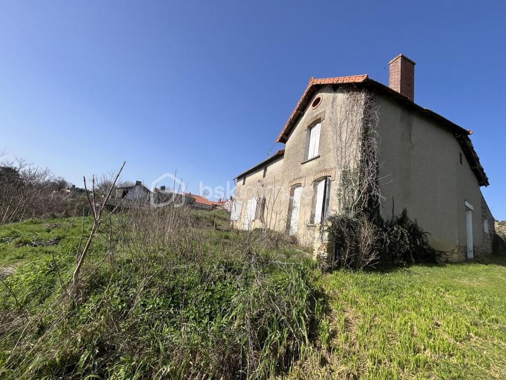 Maison en pierre à rénover  4 pièces  terrain 2046 m²  terrasse plein sud avec vue sur la vallée