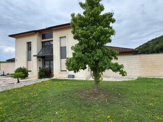  Maison  vendre 10 pices 300 m
