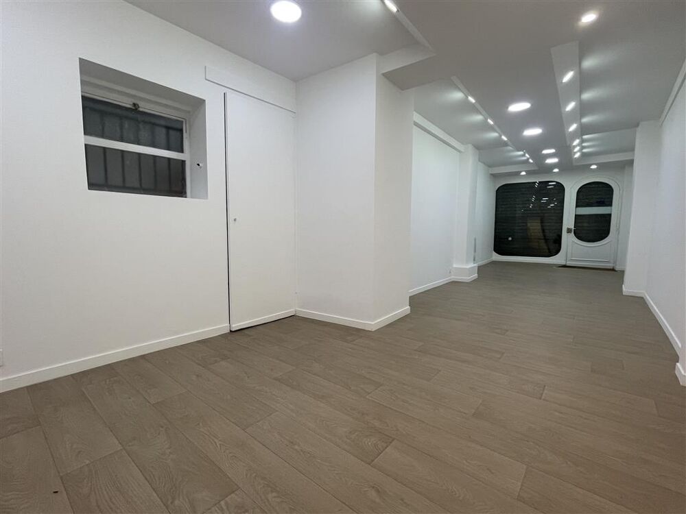   Bonne nouvelle à louer bureaux accès direct sur rue de 86 m² 