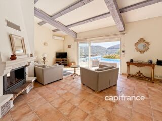  Villa à vendre 6 pièces 160 m²