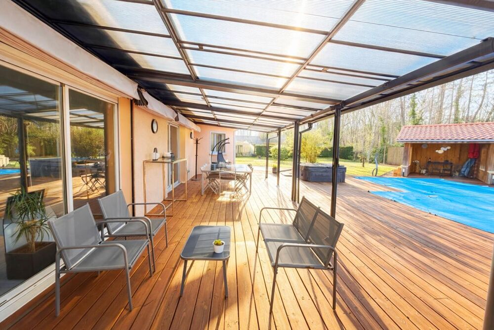 MAISON AVEC GARAGE 4CH + BUREAU + DOUBLE GARAGE + PISCINE