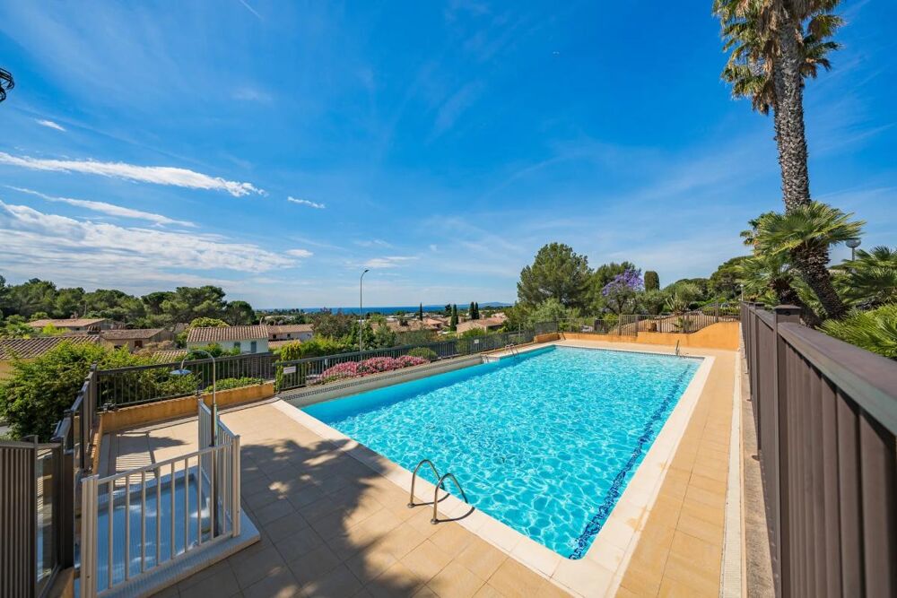 Vente Appartement Appartement T3-70m2, Terrasse 38m2, Sud, Cave, Parking, Piscine Saint raphael