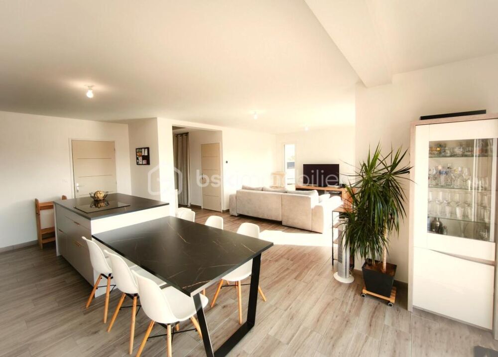 EN EXCLUSIVITÉ - Maison 6 pièces de 125 m² - Saint-Jean-sur-Mayenne 53240