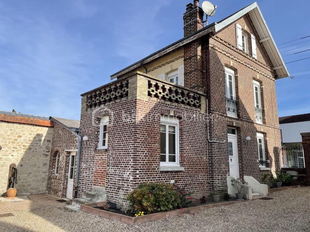 Maison familiale en plein centre-ville de Gisors a 2 min de la gare  4 chambres  beau jardin