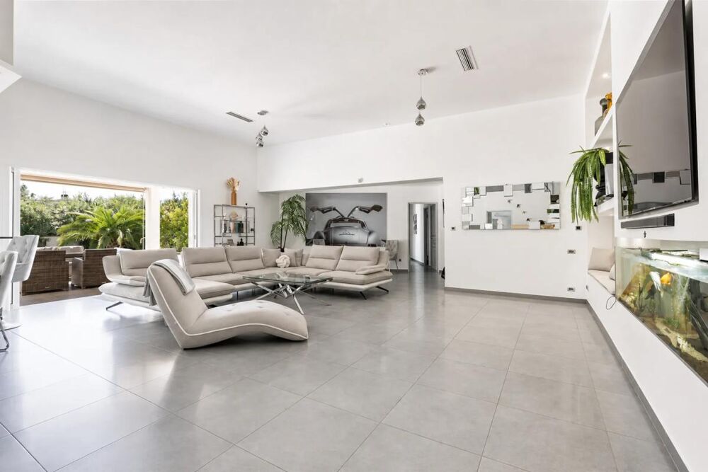 Vente Maison Maison 7 pièces avec grand jardin et piscine Septemes les vallons