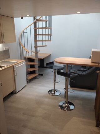 Appartement à louer 1 pièce 25 m²