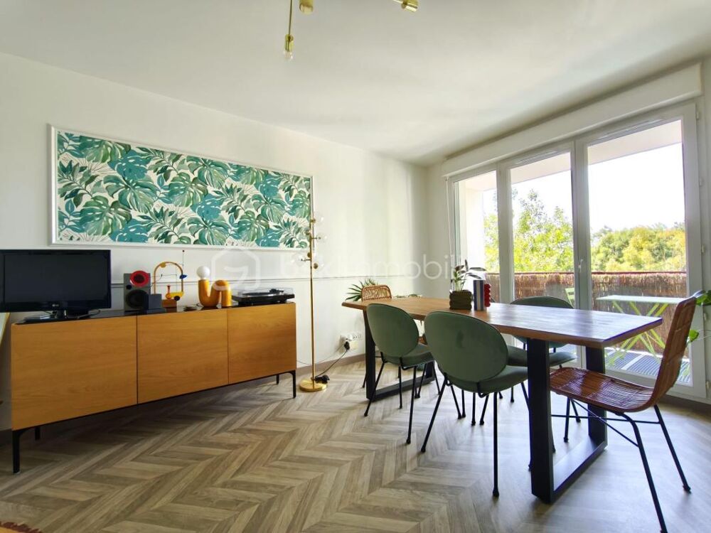 Appartement T3 de 61 m² avec 2 chambres, deux balcons et parking en sous-sol  Orléans