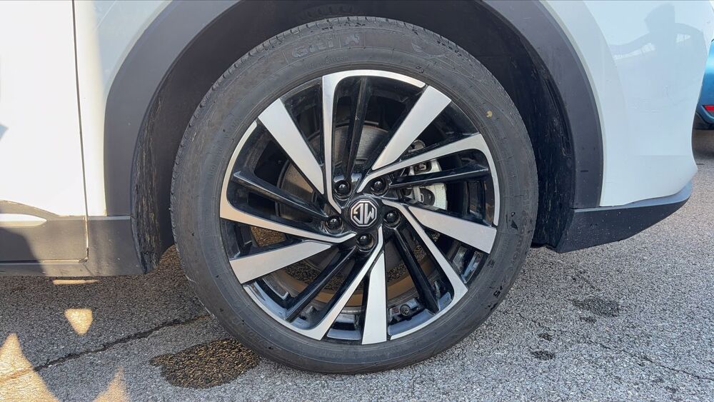 MG.ZS 1.5 Hybrid+ 197 BVA Luxury 2025 occasion 74350 Menthonnex En Bornes