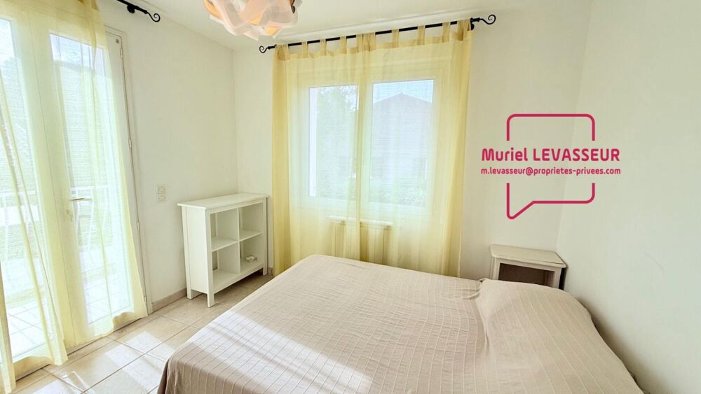 Vente Villa Villa T6 de 160 m2 sur 850 m² terrain avec piscine et garage - Plain pied Six fours les plages