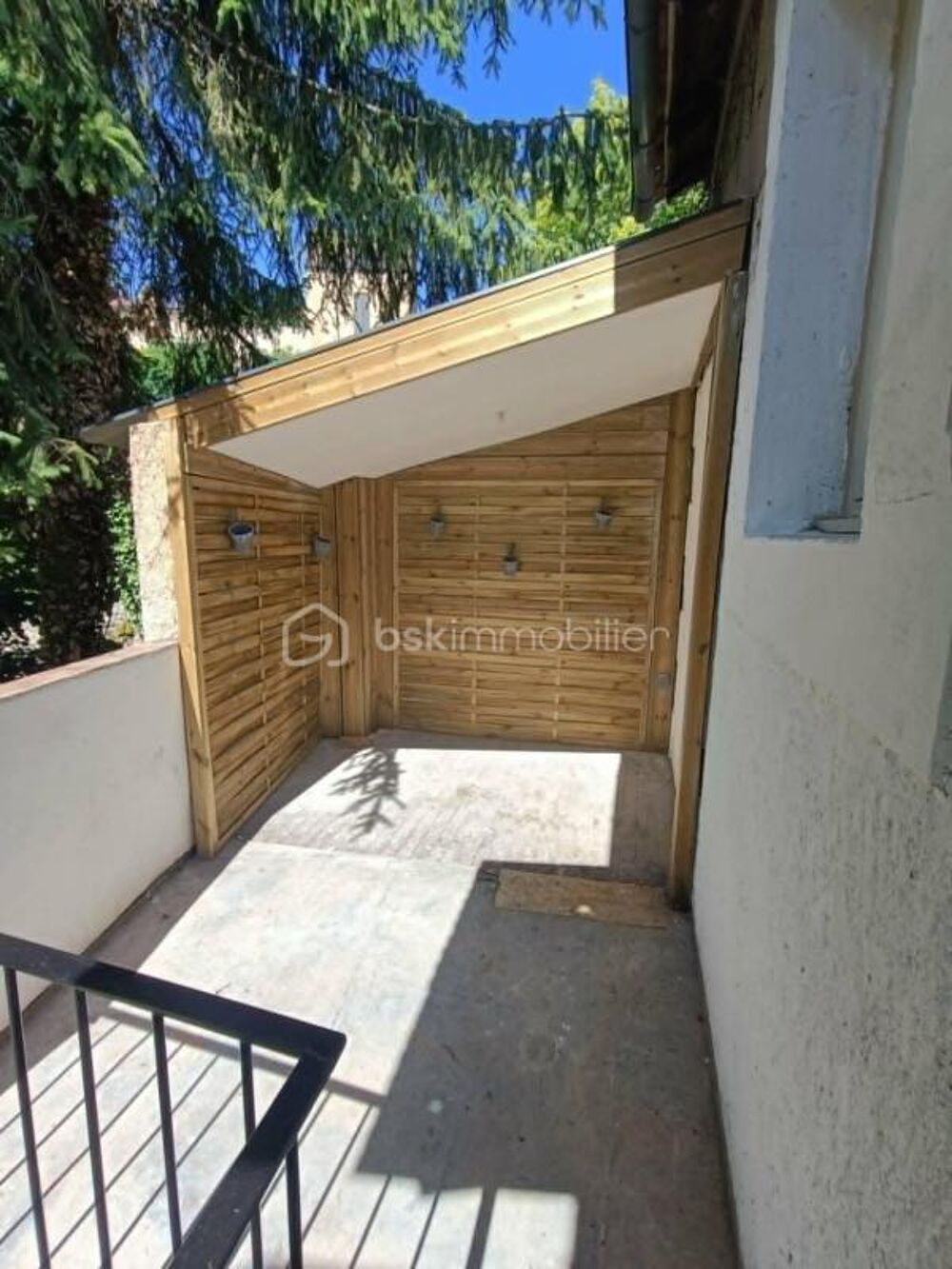 Vente Maison Maison de Ville de type 4 de 105 m2 entièrement Rénovée avec 2 Terrasses Belves