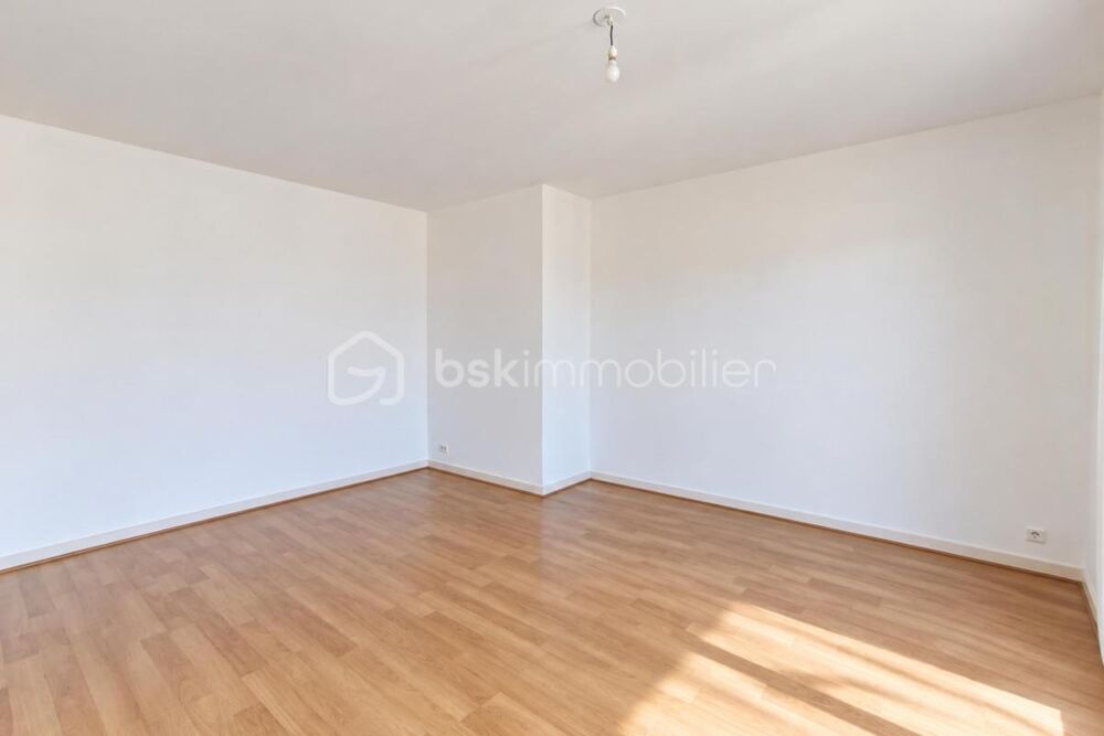 Vente Appartement Appartement 3 pièces traversant au dernier étage avec vue Tour Eiffel Versailles