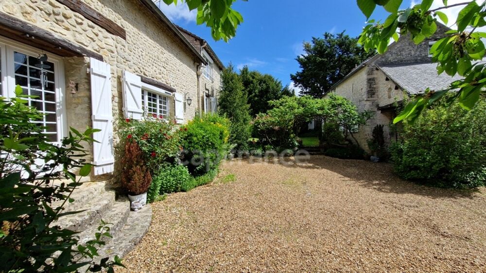 Dpt Essonne (91), à vendre proche de Méréville propriété 8 pièces avec maisonnette, jardin clos, cave et garage