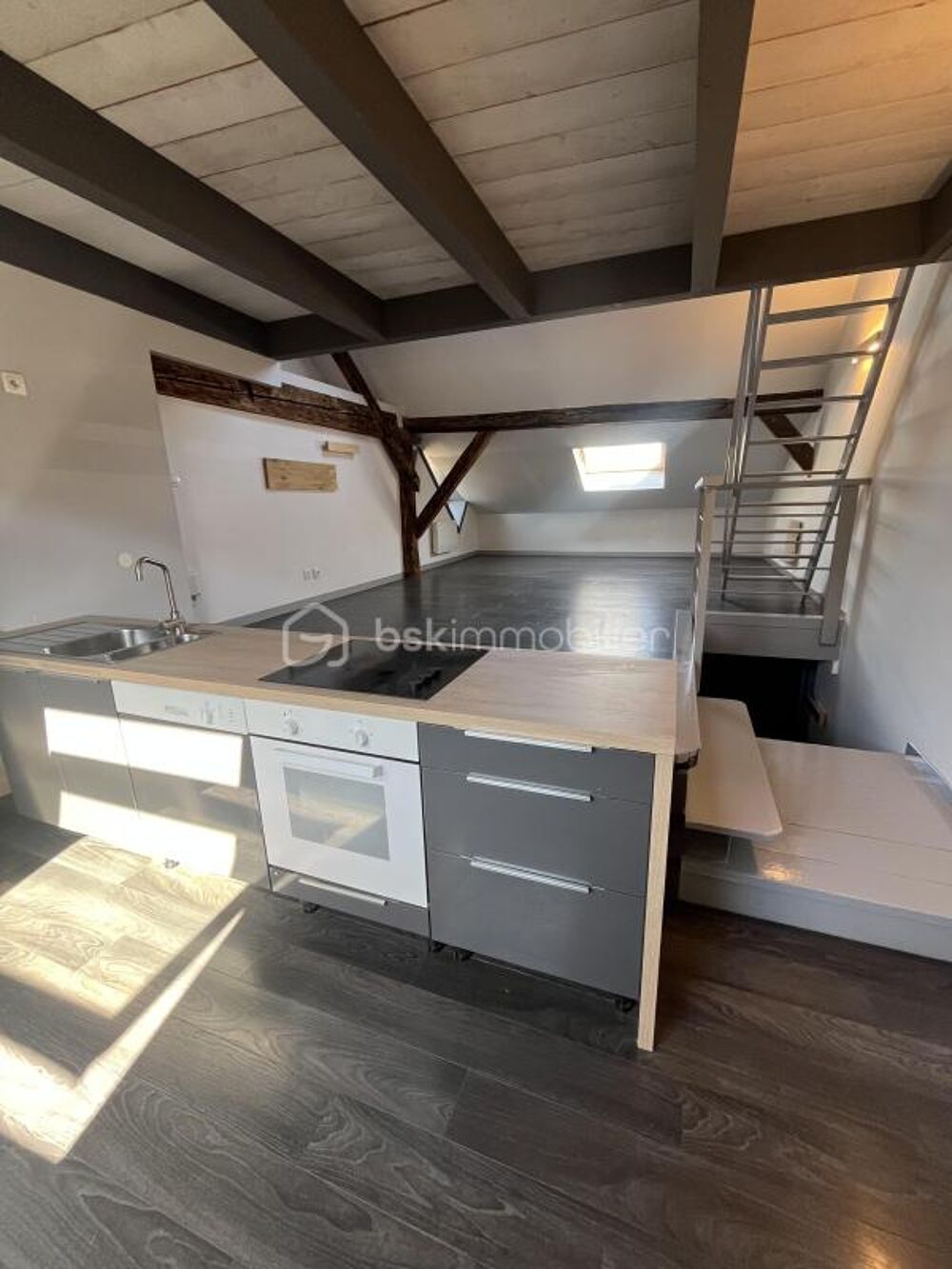 Loft T4 de 131 m² utiles dont 86 m² en loi carrez et cave