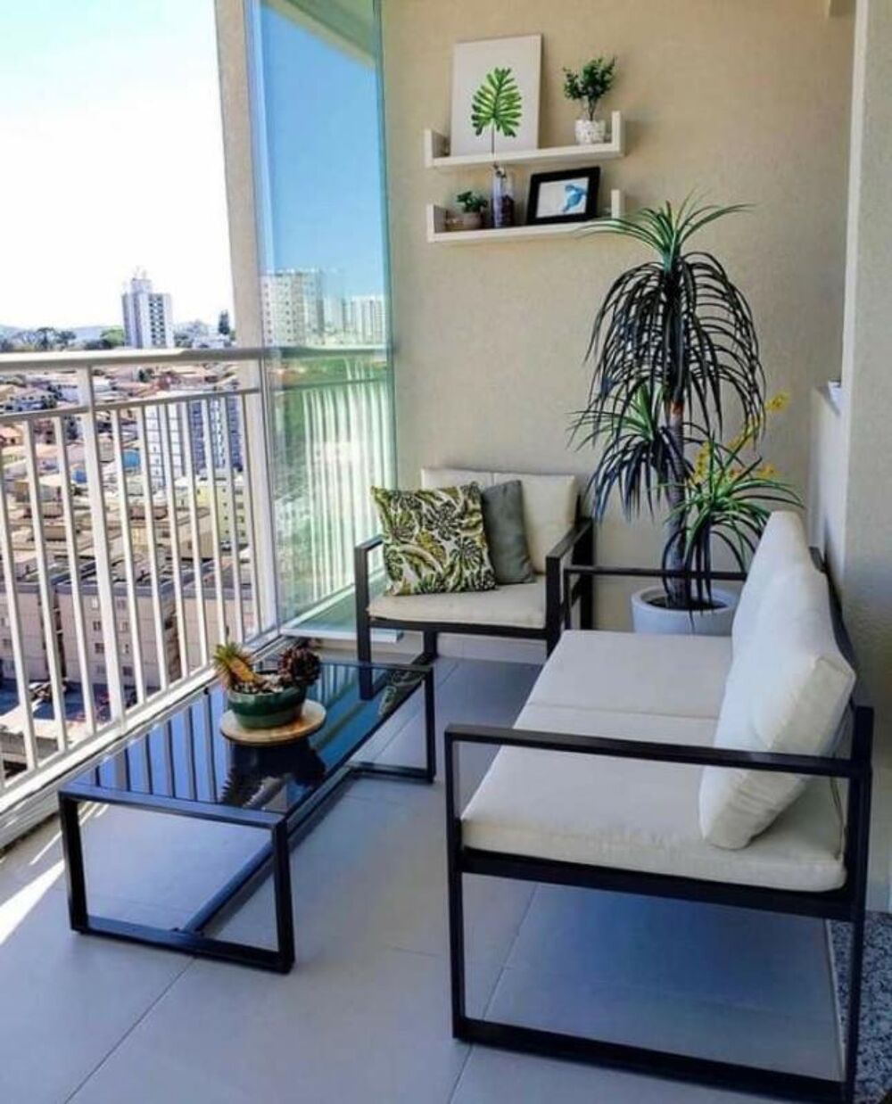 Vente Appartement 2 PIÈCES de 47m² + UNE LOGGIA + PARKING - VERSAILLES Versailles