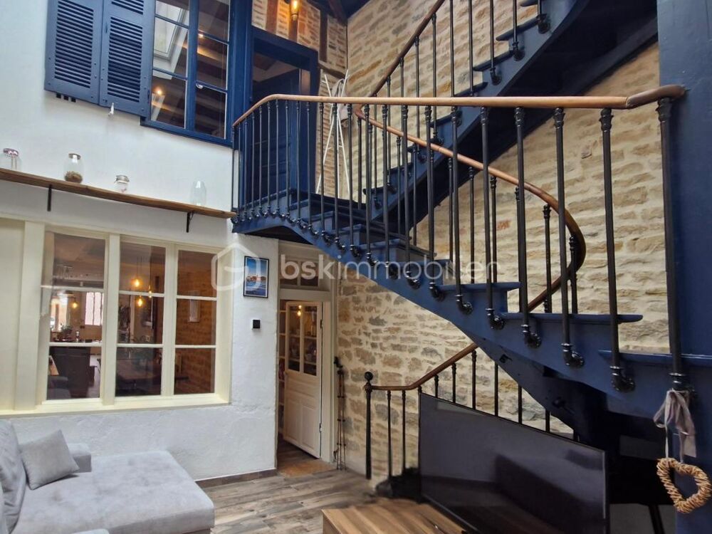 Maison de ville rénovée avec de beaux volumes  Saint-Jean-de-Losne