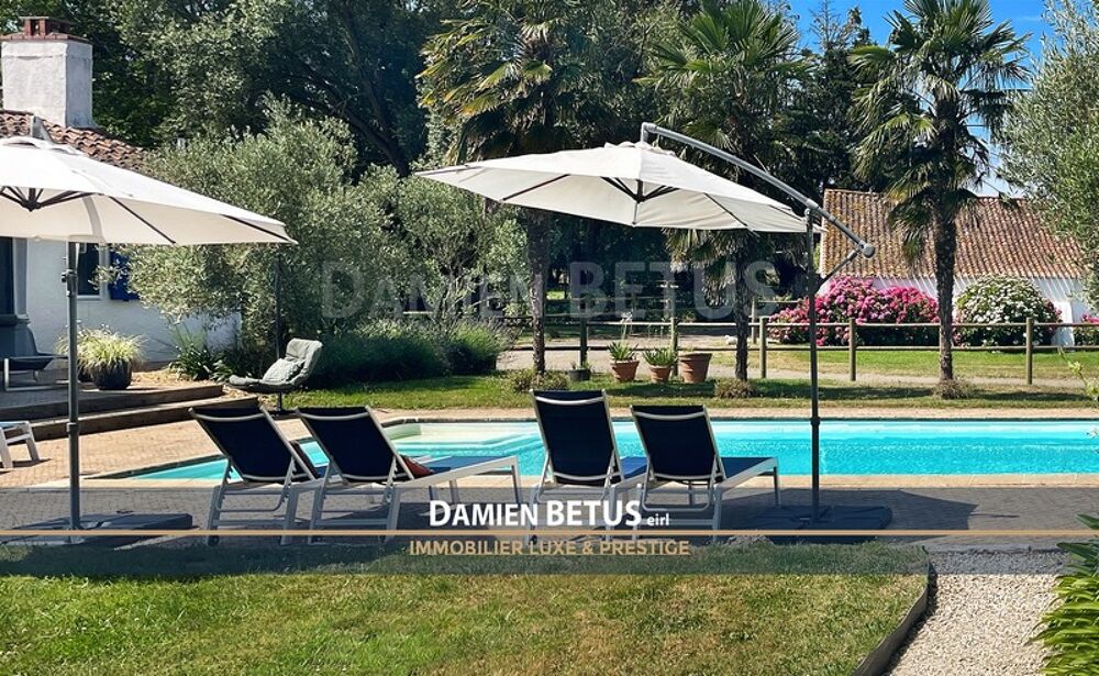 Vente Maison Maison à vendre 11 pièces proche CHALLANS (85), propriété haut de gamme, terres attenantes Challans