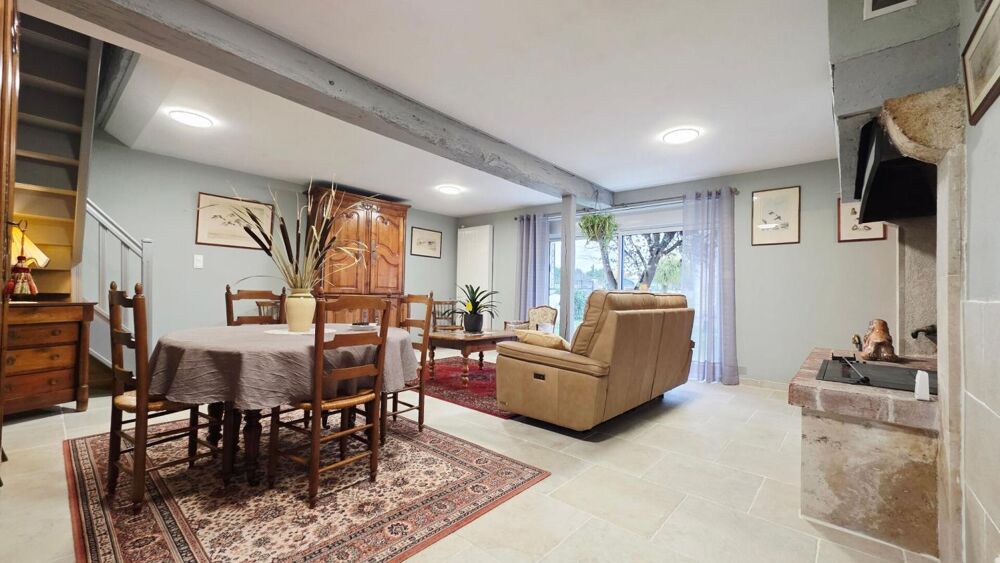 SAINT DOULCHARD MAISON 7 PIECES 6 CHAMBRES GRANGE DEPENDANCES