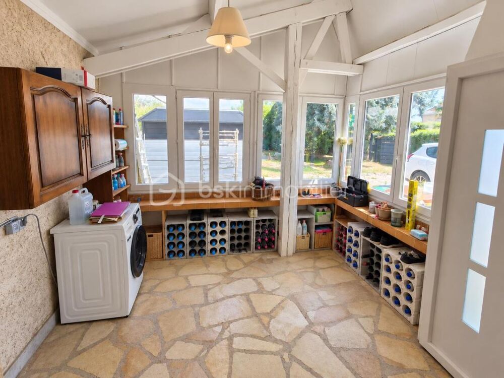 Vente Maison Maison familiale avec grand terrain, garage et dépendance Anet