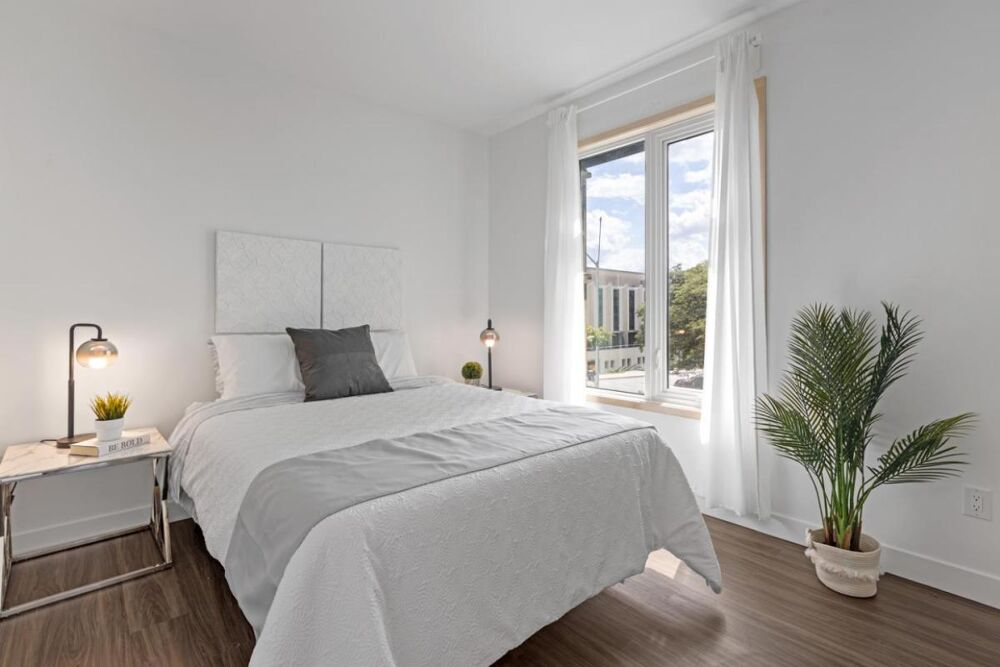 2 PIÈCES de 44m² + PKG(s)