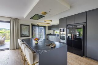  Maison � vendre 5 pi�ces 228 m�