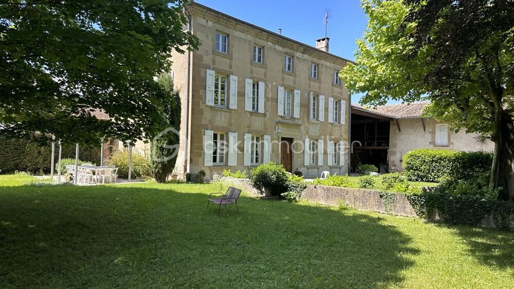 ALIXAN - Corps de ferme 241 m²