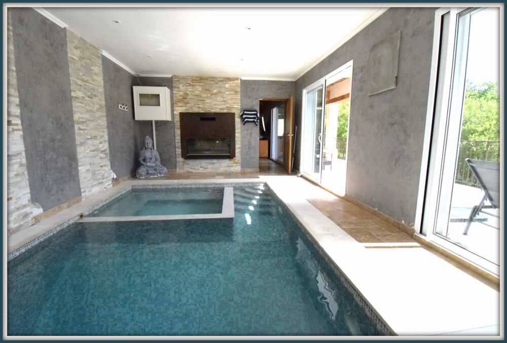 à vendre  Propriété/château Peyroules (04120)