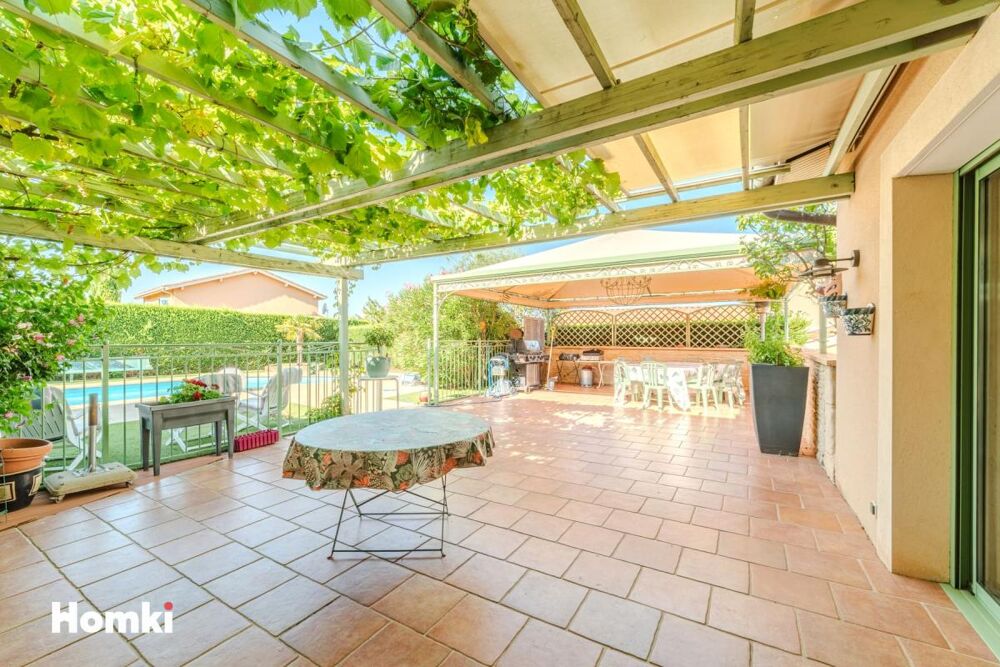 Vente Villa Superbe villa  de 195 m2 avec piscine Pommiers