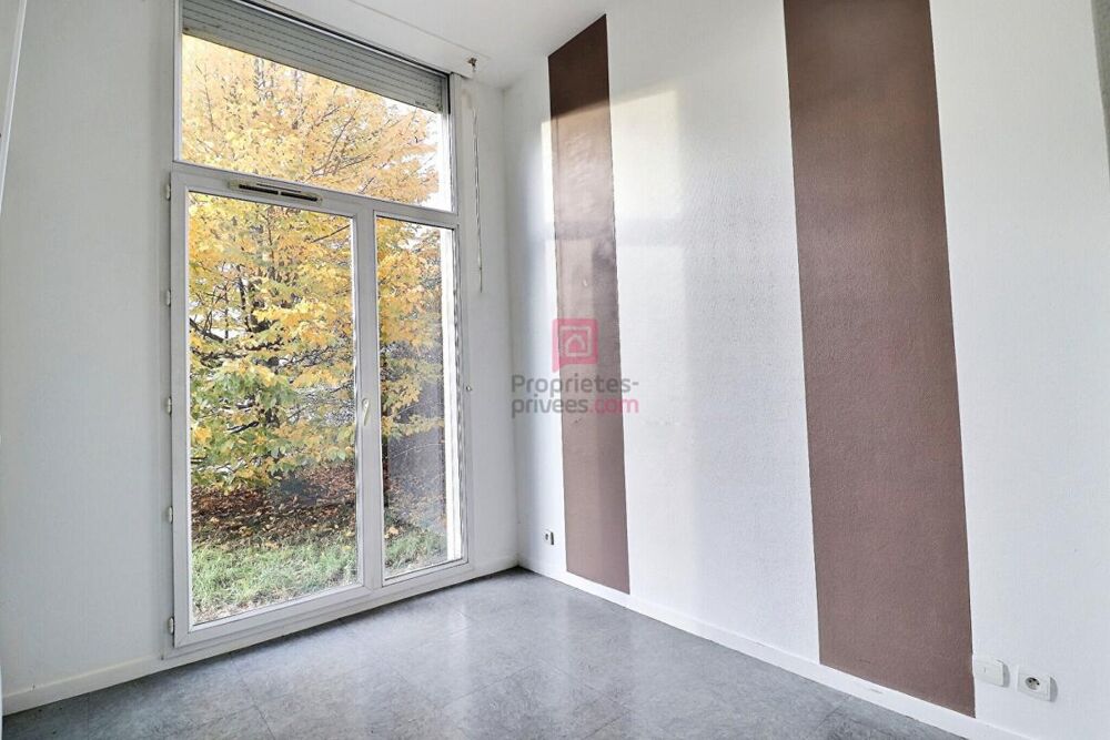 Vente Appartement Sainte-Geneviève-des-Bois  trois pièces en rez-de-jardin avec jardin et terrasses de 120 m2 Sainte genevieve des bois