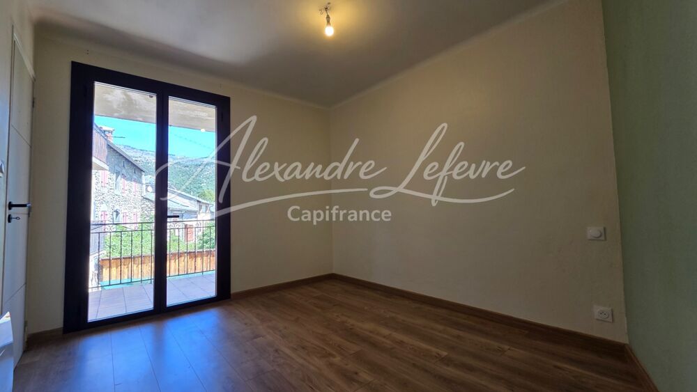 Vente Appartement Angoustrine – Appartement T4 rénové avec beaux volumes Angoustrine villeneuve esc
