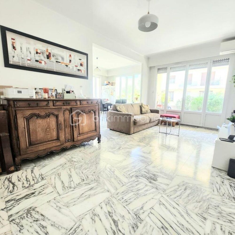 Vente Appartement Appartement lumineux de 70 m2 à proximité de la célèbre Promenade des Anglais et de l'Église Russe Saint Nicolas Nice