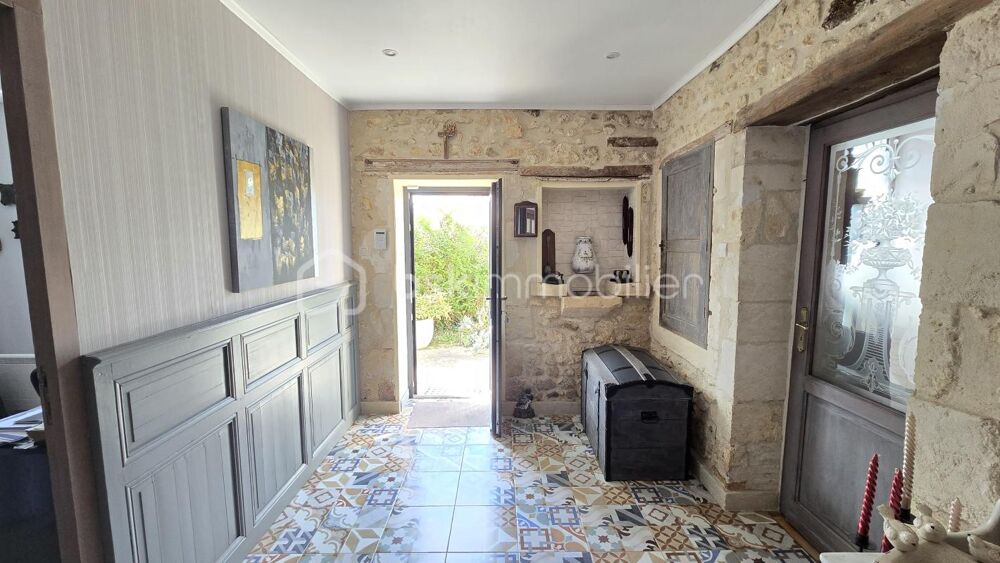 Maison en pierre avec 100m2 de dépendances
