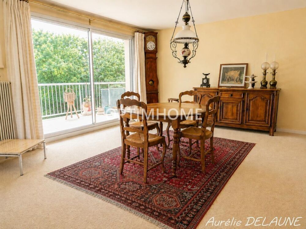 Appartement 92m2 - T4 - 2 chambres - Balcon - Cave - Box - Proche centre-ville et gare RER D