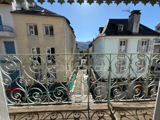  Immeuble à vendre 15 + pièces 374 m²