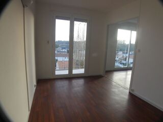  Appartement à louer 3 pièces 69 m²
