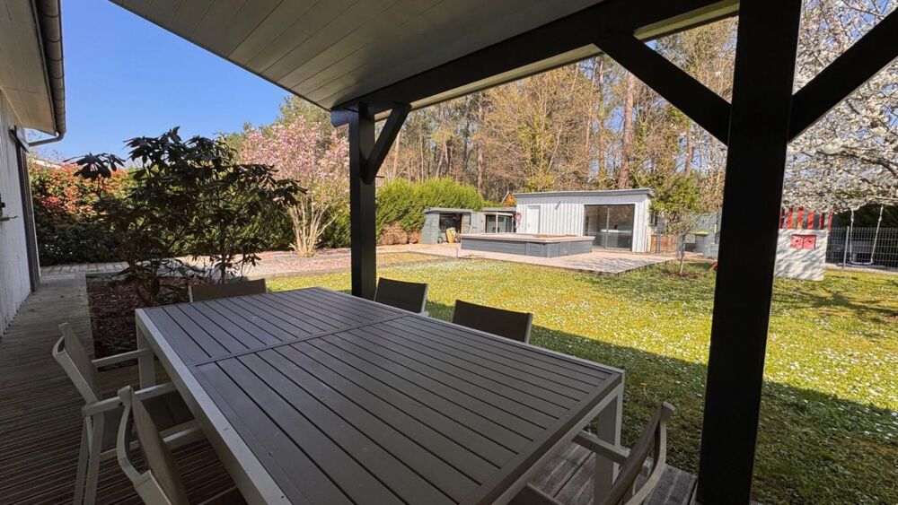 VILLA BOIS EN LISIERE DE FORÊT AVEC PISCINE ET JACUZZI
