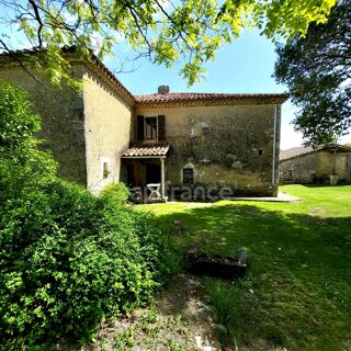  Maison  vendre 8 pices 220 m