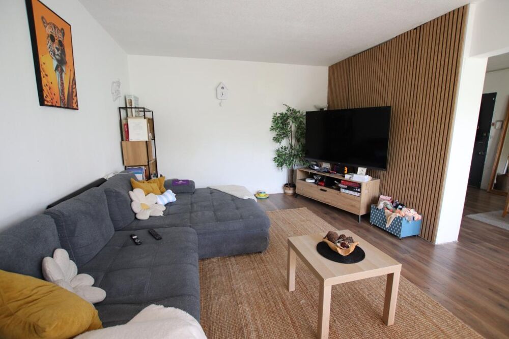 ORLEANS, secteur proche faubourg bannier, à 6' à pied de la gare appartement de plus de 100m2, 3 chambres à rafraichir