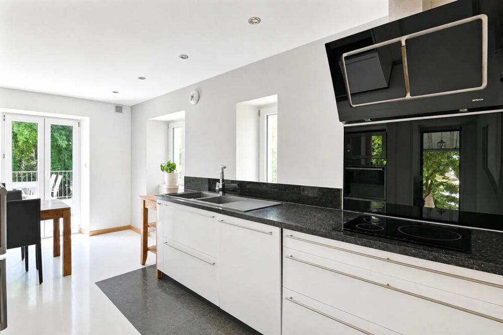 Vente Maison Maison de 7 pièces de 171 m² à Bagnols-sur-Cèze Bagnols sur ceze