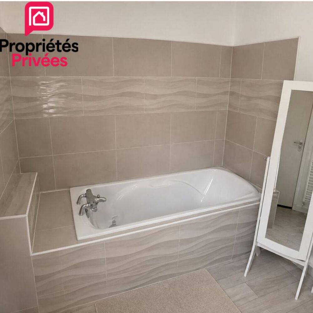 Vente Maison Maison de bourg rénovée de 130 m² avec jardin, véranda et deux garages ? Aucun travaux à prévoir ? Ambrières-les-Vallées 53300 e Ambrieres les vallees