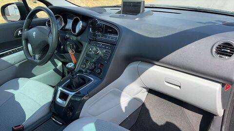 5008 1.6 HDi 110 Premium Pack 2010 occasion 95100 Argenteuil