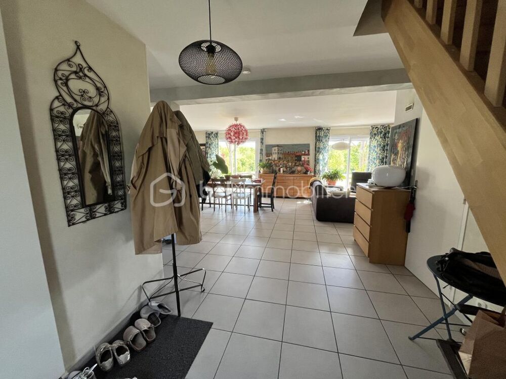 Magnifique maison familiale contemporaine en lisière de la Forêt des Bertranges avec double carport et garage