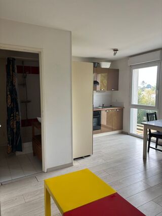  Appartement à louer 1 pièce 28 m²